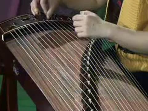 《林玲古筝入门教学》(二十)01扫摇练习图片
